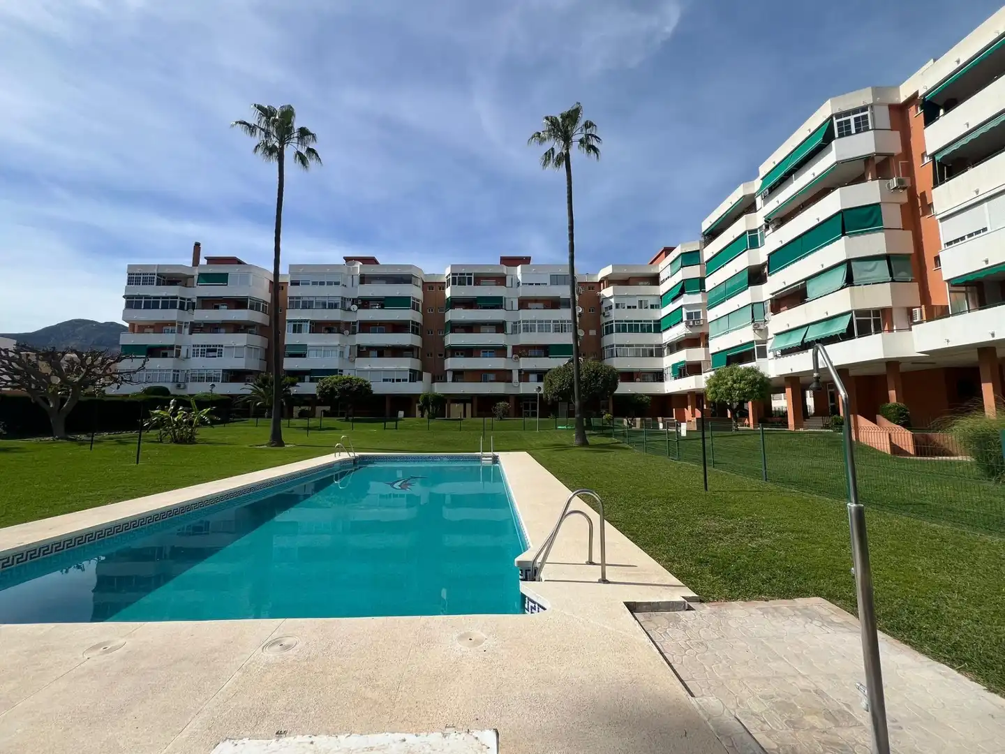 Außenansicht von Wohnung zum Verkauf in Torremolinos mit Klimaanlage, Privatgarten und Terrasse