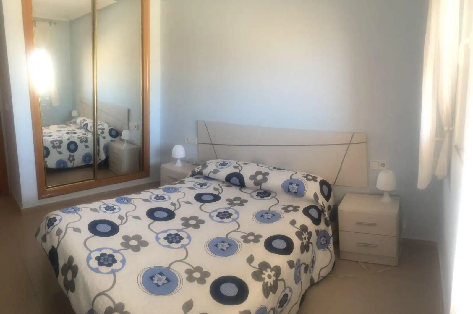 Schlafzimmer von Dachboden zur Miete in La Manga del Mar Menor mit Klimaanlage, Heizung und Terrasse