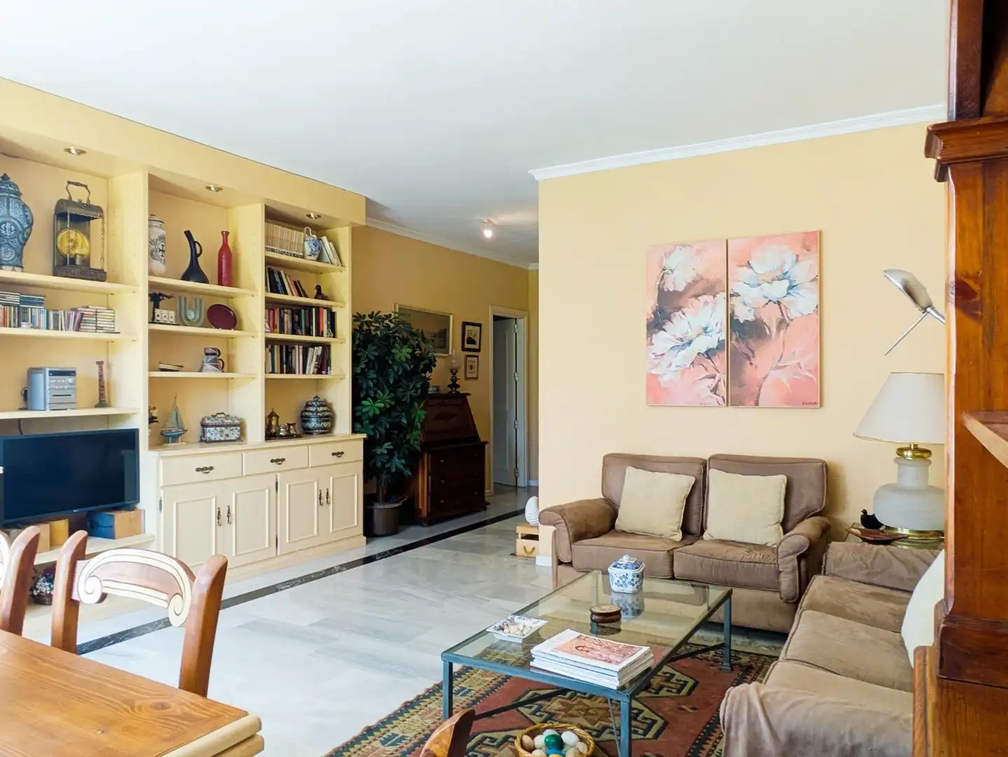 Living room of Flat for sale in Marbella  with Air Conditioner, Heating and Private garden