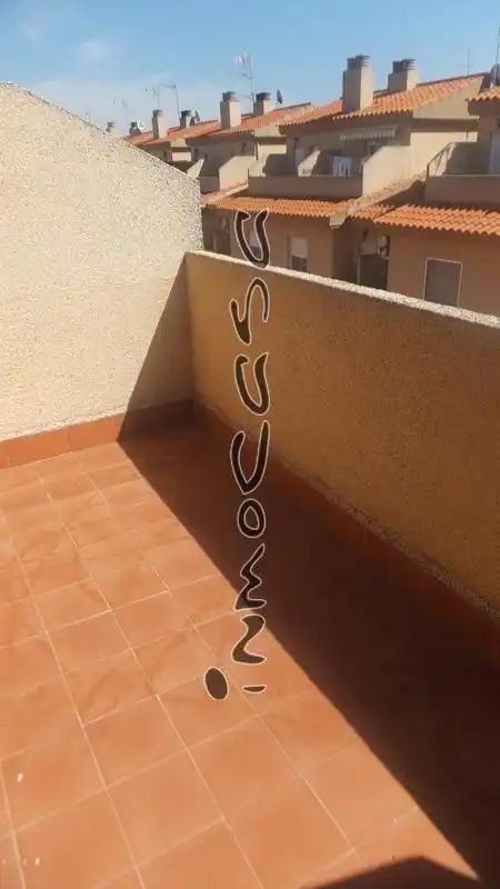 Casa adosada de alquiler en Calle ALAMO BLANCO, 1, Ogíjares