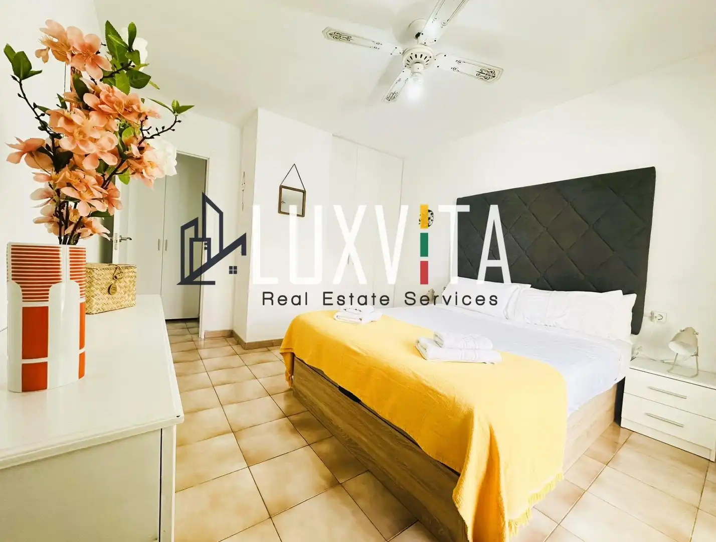 Dormitori de Apartament en venda en Arona amb Jardí privat, Terrassa i Moblat