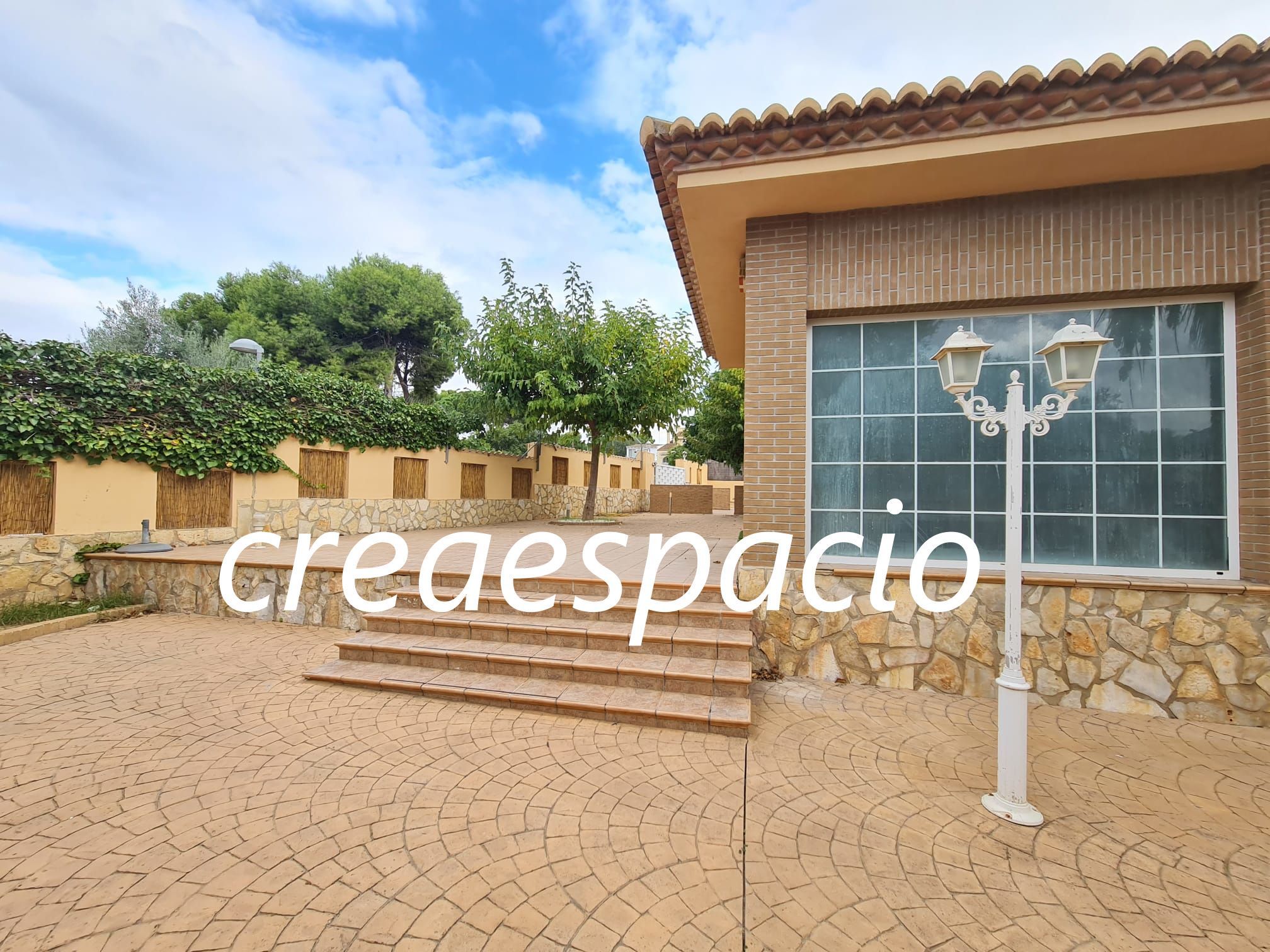 Exterior view of House or chalet for sale in Paterna  with Private garden, Terrace and Storage room