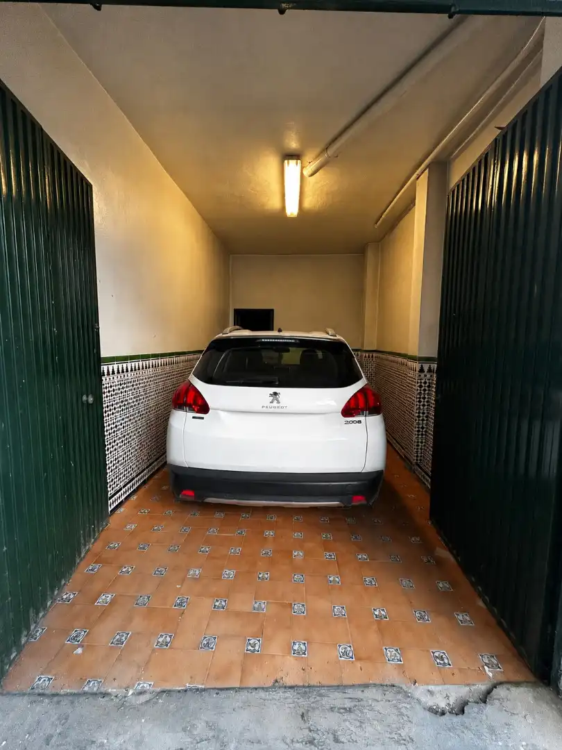 Aparcament de Pis en venda en Los Palacios y Villafranca amb Aire condicionat, Traster i Balcó
