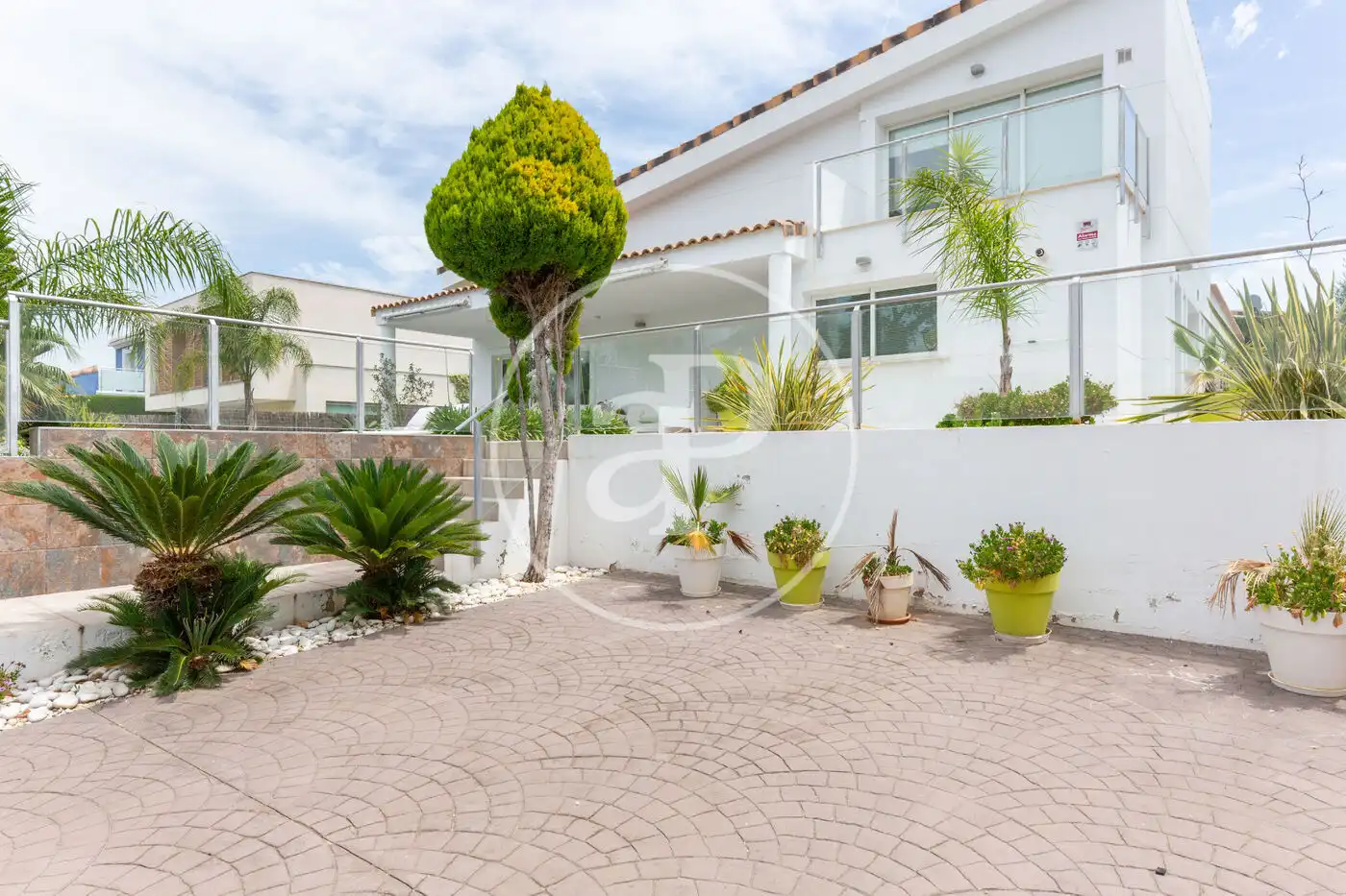 Vista exterior de Casa o xalet en venda en Bétera amb Aire condicionat, Calefacció i Jardí privat