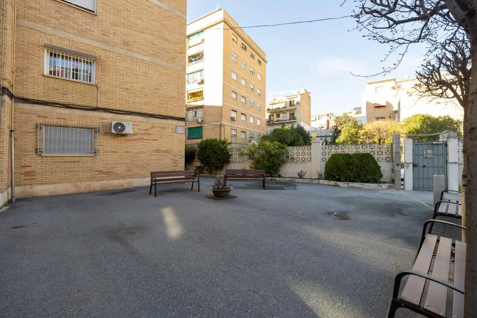 Vista exterior de Planta baja en venta en Granada