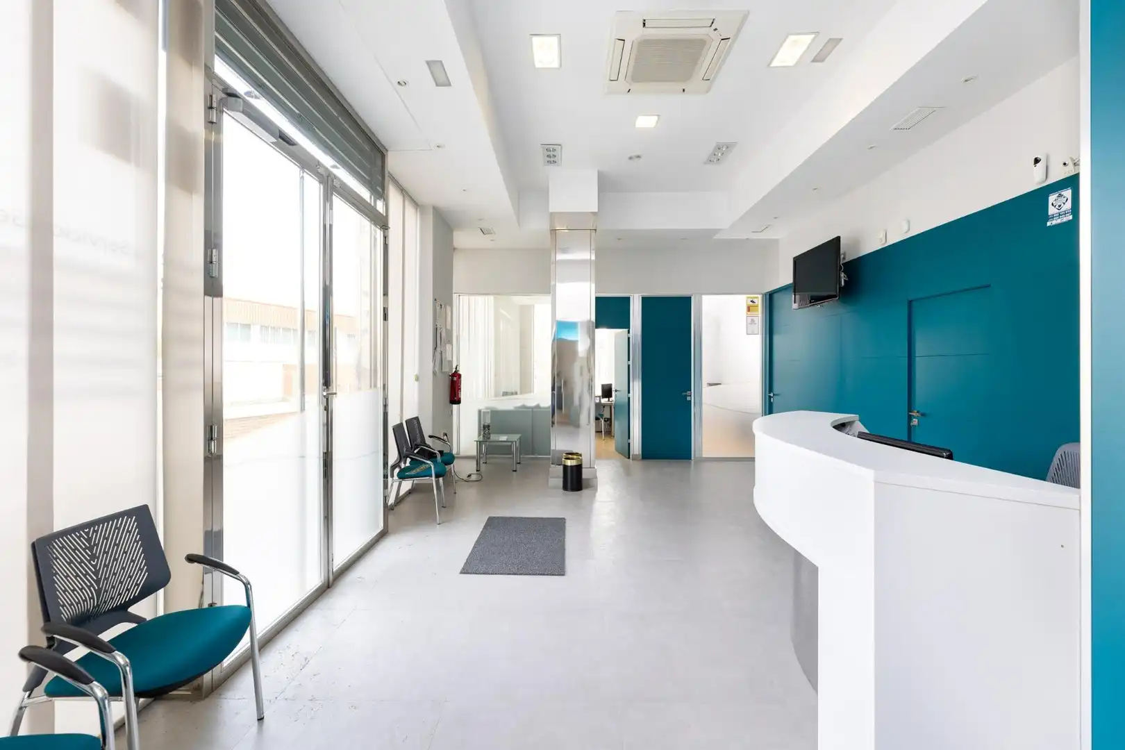 Business premises for sale in Avenida de la Ilustración 87