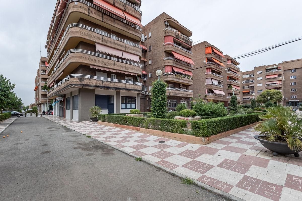 Exterior view of Planta baja to rent in  Granada Capital  with Air Conditioner and Heating