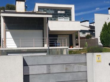 Maison à vendre à 2-Sector Ur-R10