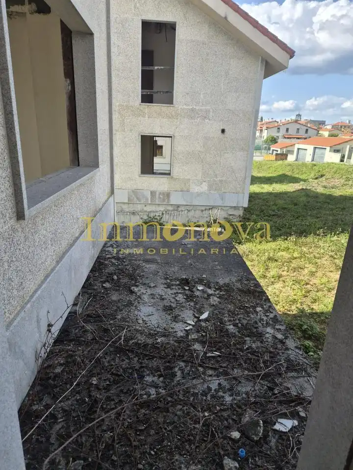 Casa o chalet en venta en A Merca   con Calefacción, Jardín privado y Terraza