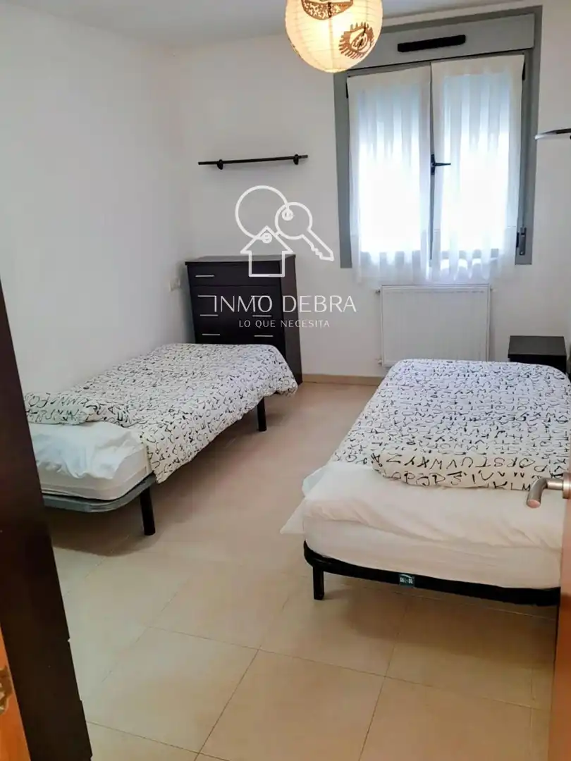 Schlafzimmer von Wohnung zum Verkauf in Llanes mit Heizung, Terrasse und Abstellraum