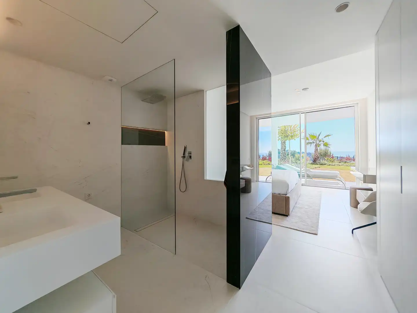 Baño de Planta baja en venta en Marbella con Terraza, Trastero y Piscina