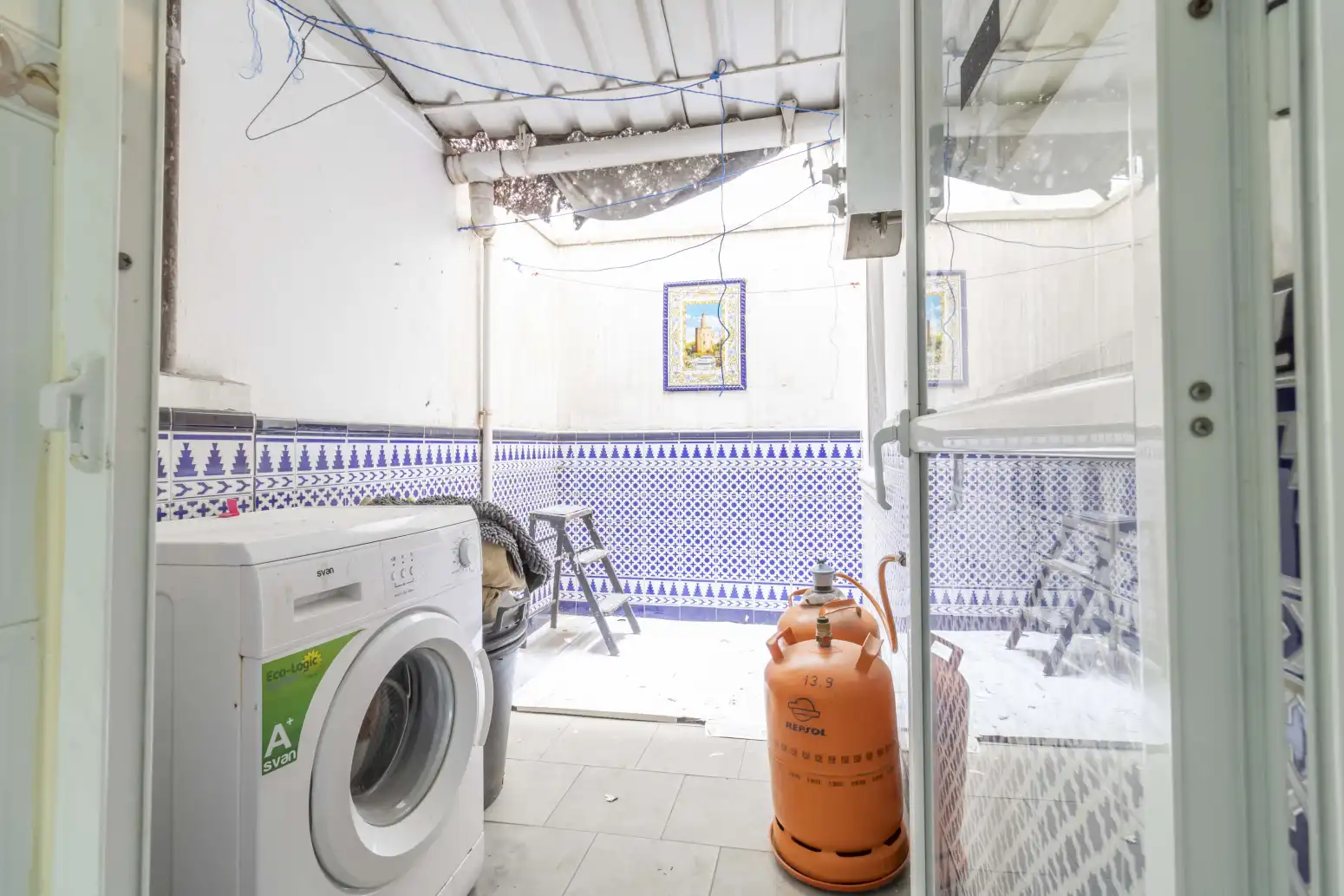 Cuina de Pis de lloguer en Sevilla amb Aire condicionat, Terrassa i Moblat