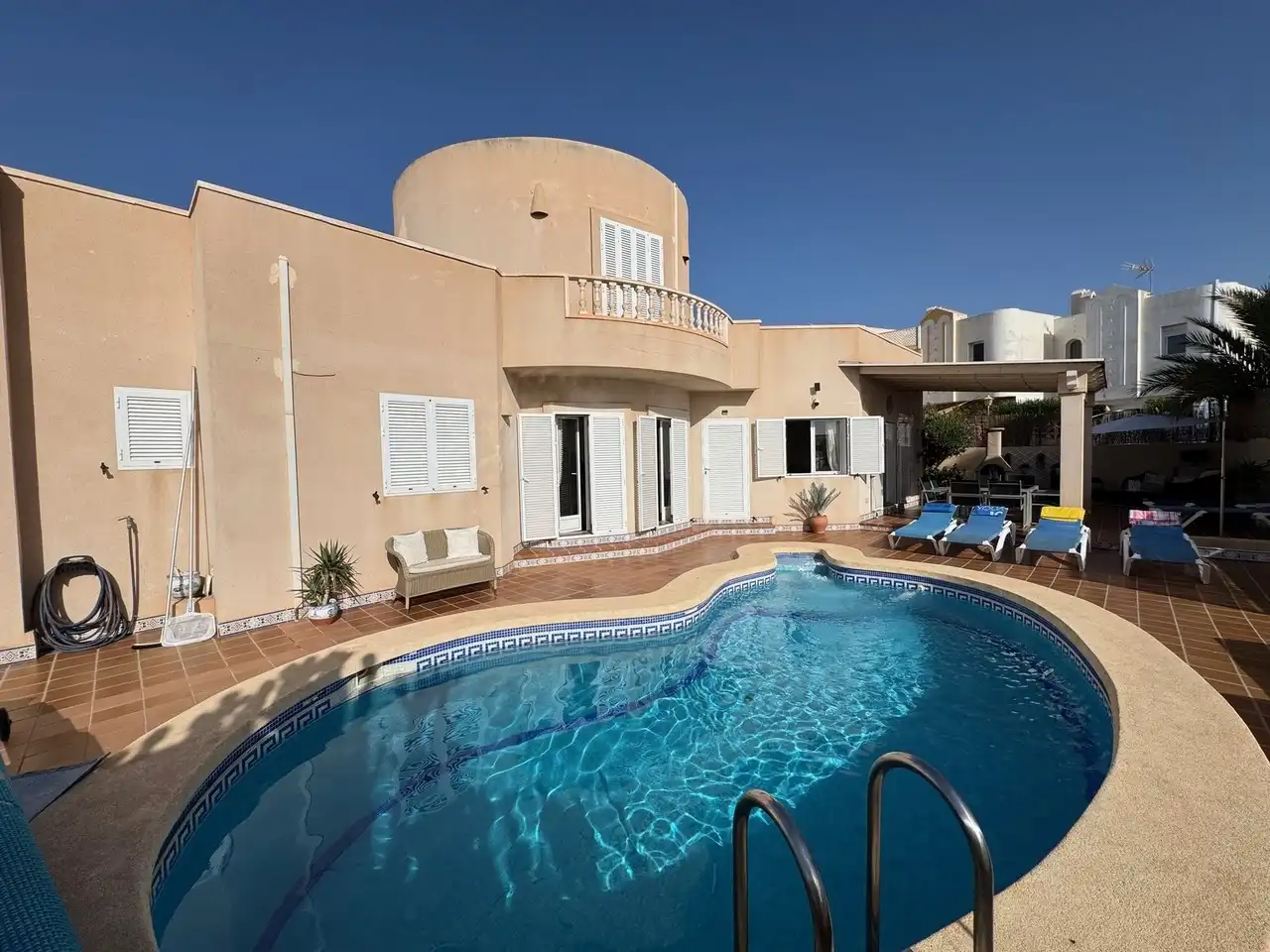 Casa con piscina in vendita a El Palmeral