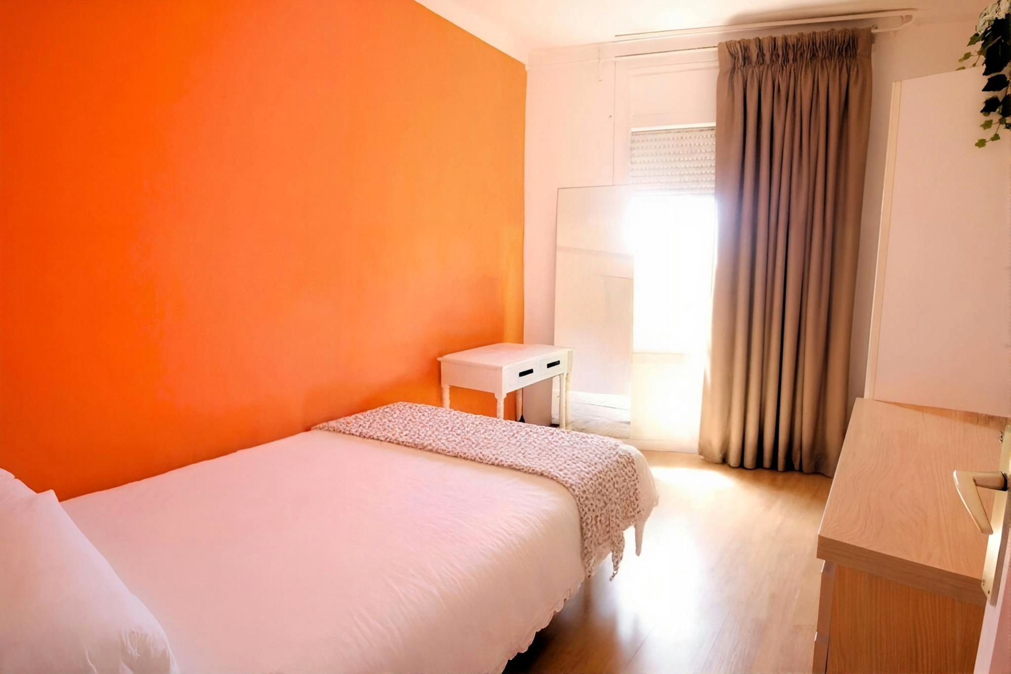 Habitación de Piso para compartir en  Barcelona Capital con Calefacción, Amueblado y Lavadora