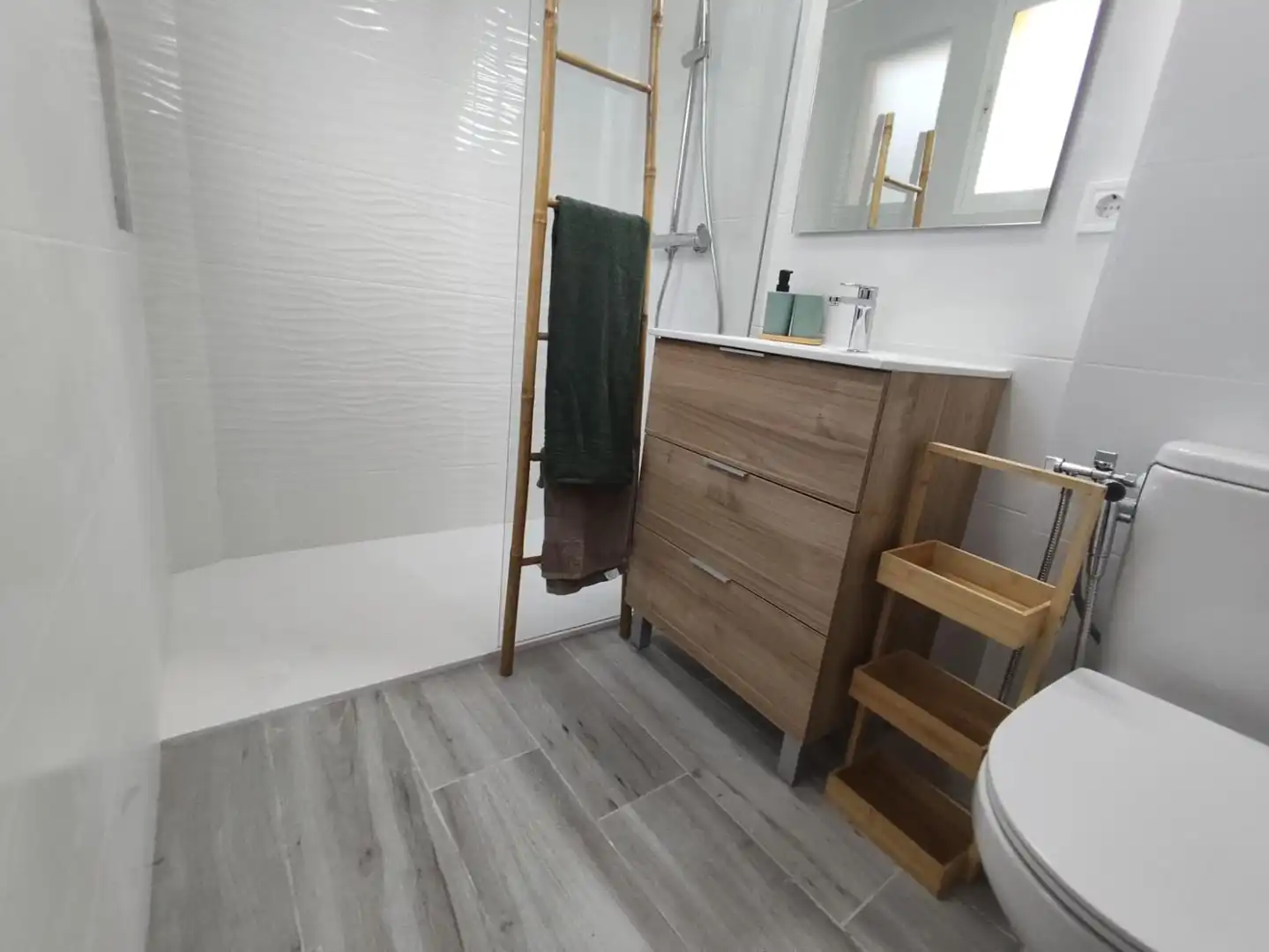 Badezimmer von Wohnung zur Miete in Sagunto / Sagunt mit Abstellraum und Möbliert