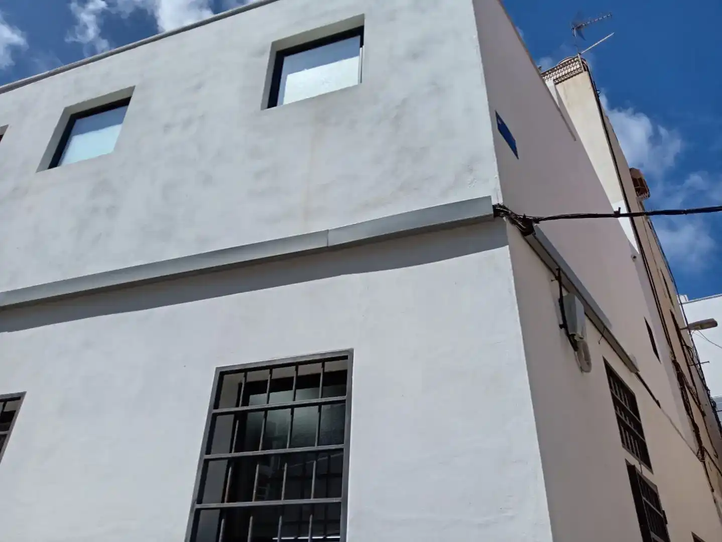 Vista exterior de Casa adosada en venda en Las Palmas de Gran Canaria amb Jardí privat, Piscina i Moblat