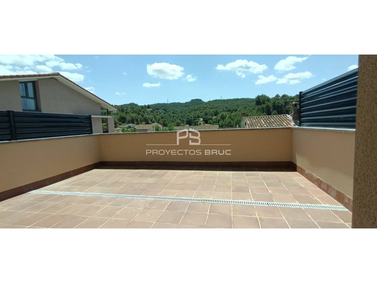 Duplex to rent in Castellolí
