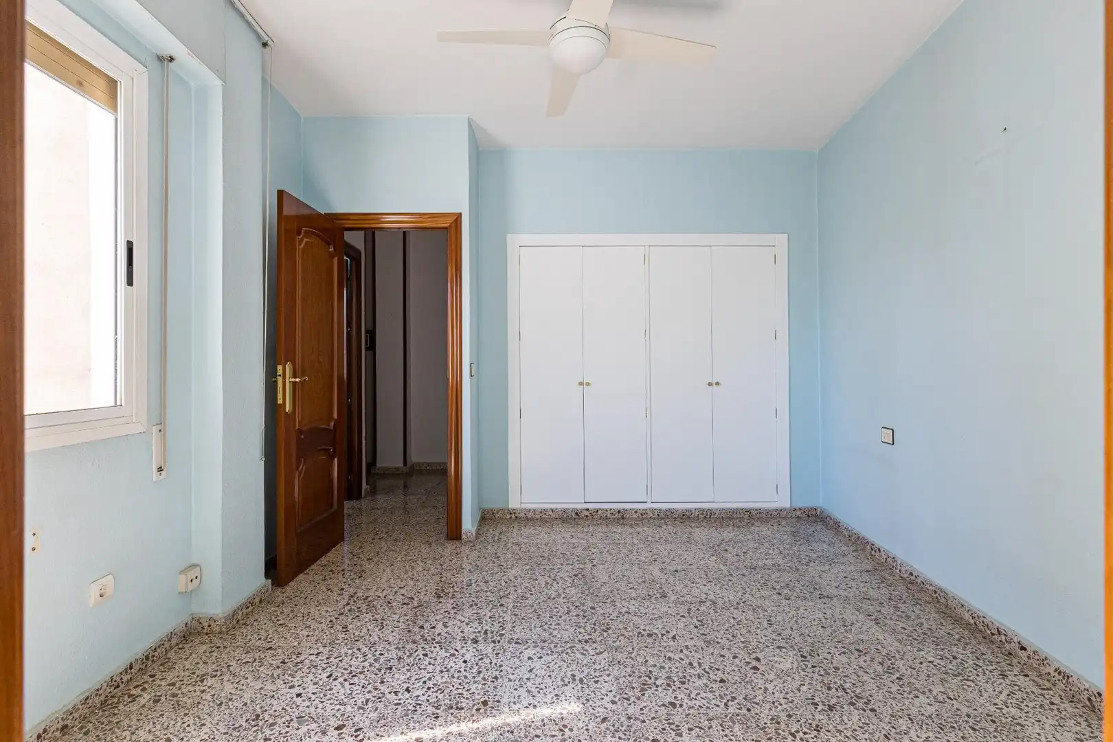 Habitación de Piso en venta en Murcia con Terraza y Balcón