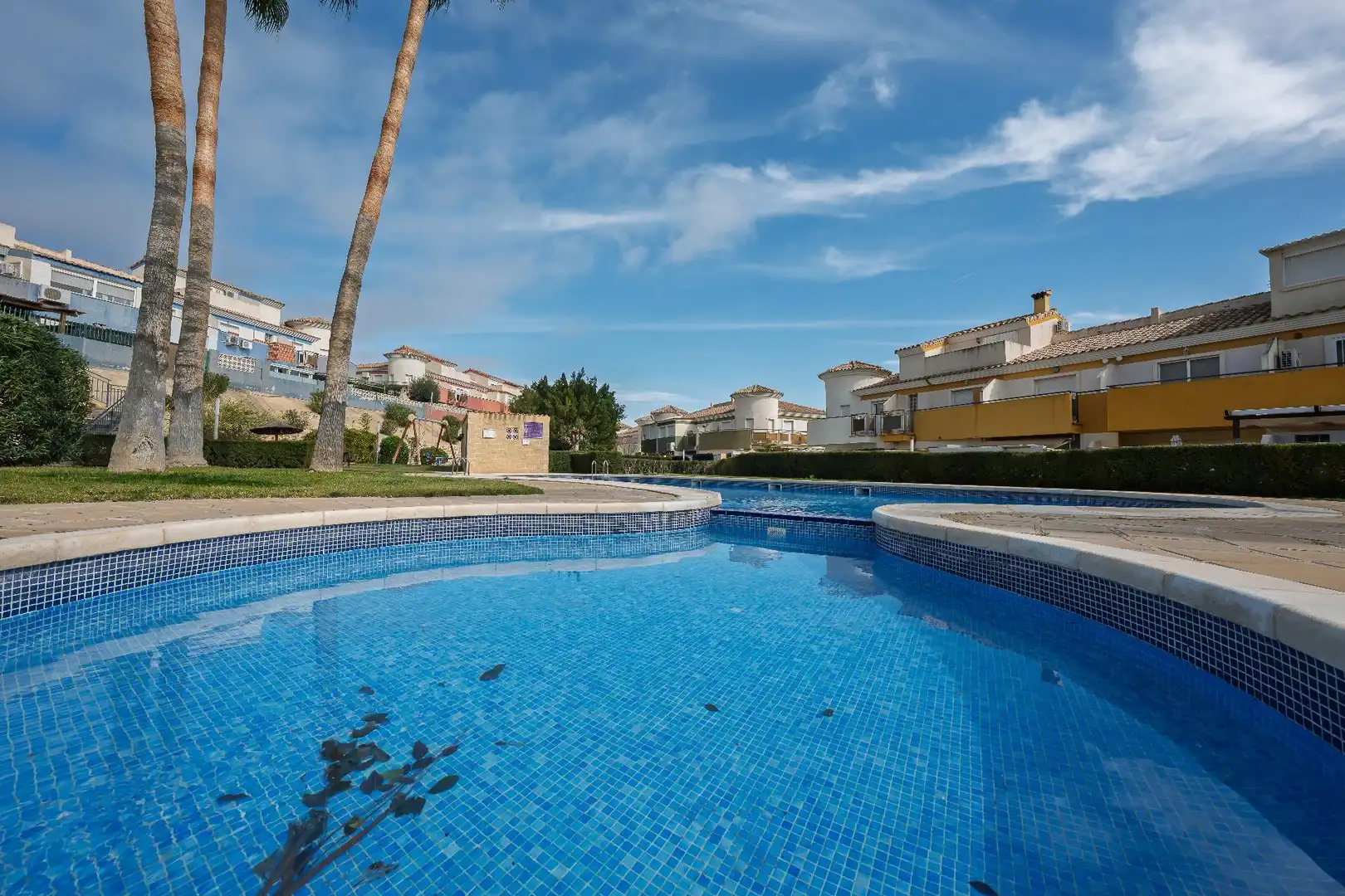 Piscina de Casa o chalet en venta en Finestrat con Aire acondicionado, Calefacción y Jardín privado