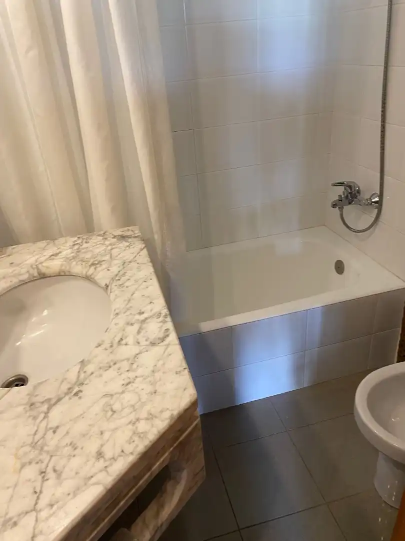 Badezimmer von Wohnung zum Verkauf in Palamós mit Heizung, Terrasse und Möbliert