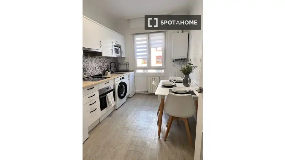 Cuina de Apartament per a compartir en Bilbao  amb Aire condicionat, Calefacció i Terrassa