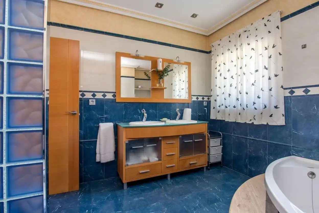 Baño de Casa o chalet en venta en Murcia con Aire acondicionado, Calefacción y Jardín privado