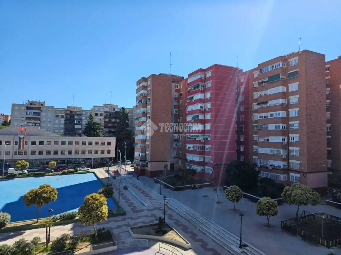 Außenansicht von Wohnung zur Miete in Alcorcón mit Klimaanlage, Heizung und Terrasse