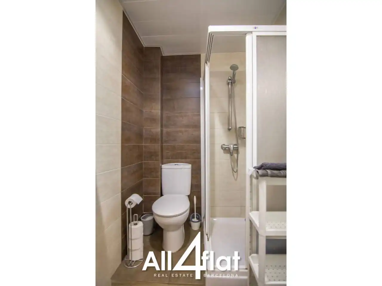 Bathroom of Flat for rent in Barcelona  with Furnished and Alarm