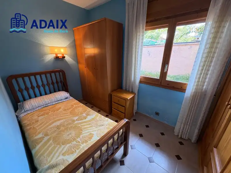 Habitación de Casa o chalet en venta en Roda de Berà con Terraza, Trastero y Horno