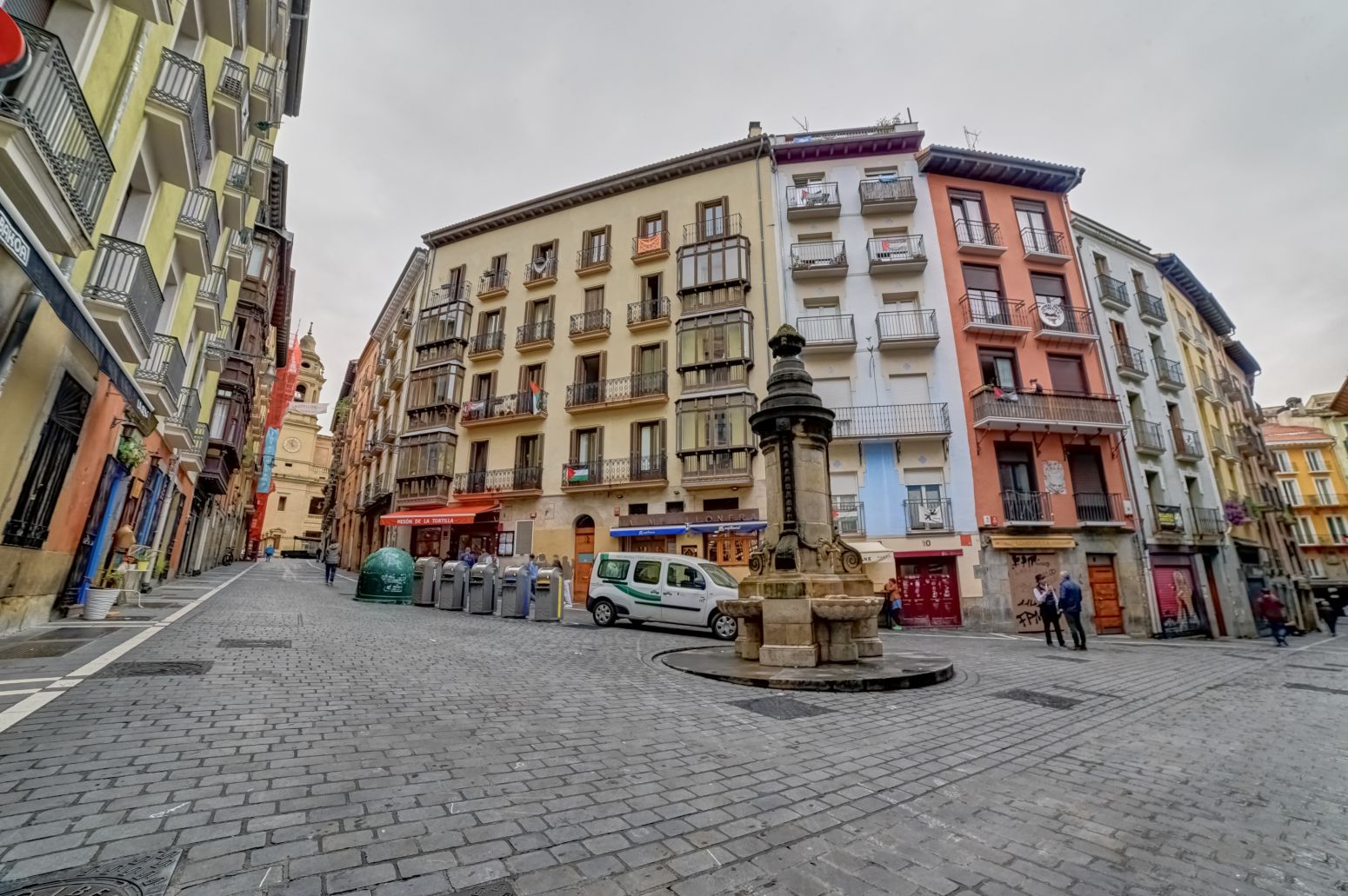 Vista exterior de Pis en venda en  Pamplona / Iruña amb Balcó