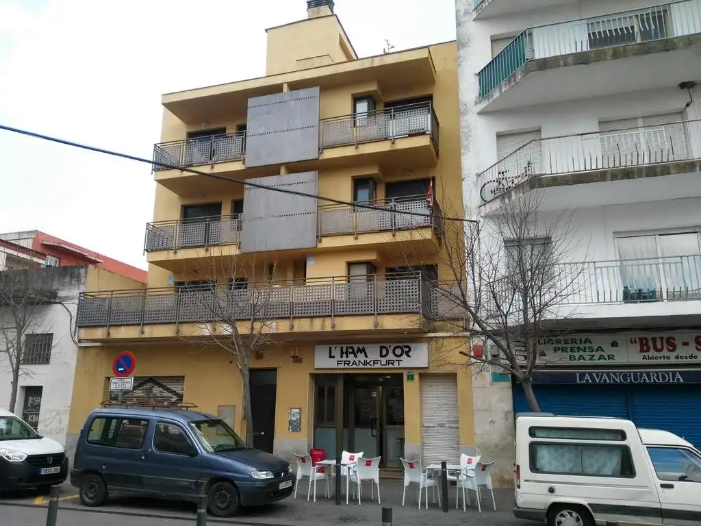 Vista exterior de Piso en venta en Figueres