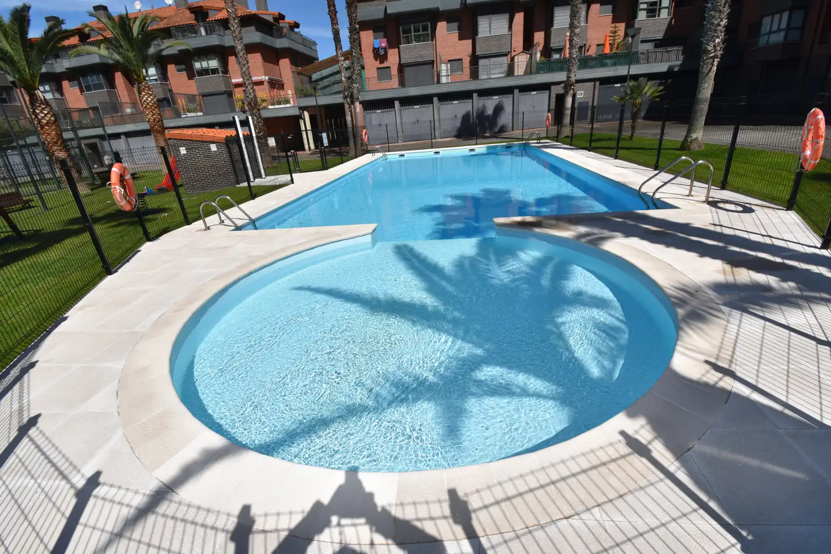 Piscina de Apartamento en venta en Val de San Vicente  con Calefacción, Parquet y Amueblado