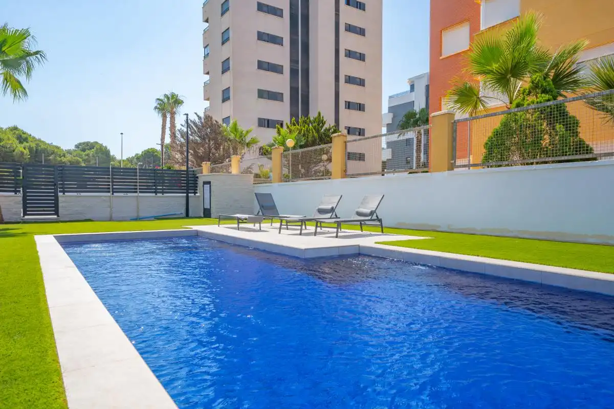 Piscina de Piso en venta en Guardamar del Segura con Aire acondicionado, Calefacción y Piscina