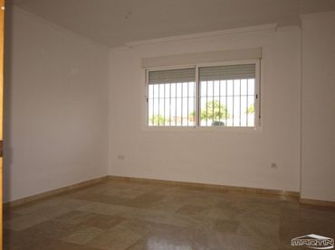 Rez-de-chaussée avec piscine à vendre à Avenida de Luis Alberto de Cuenca 70