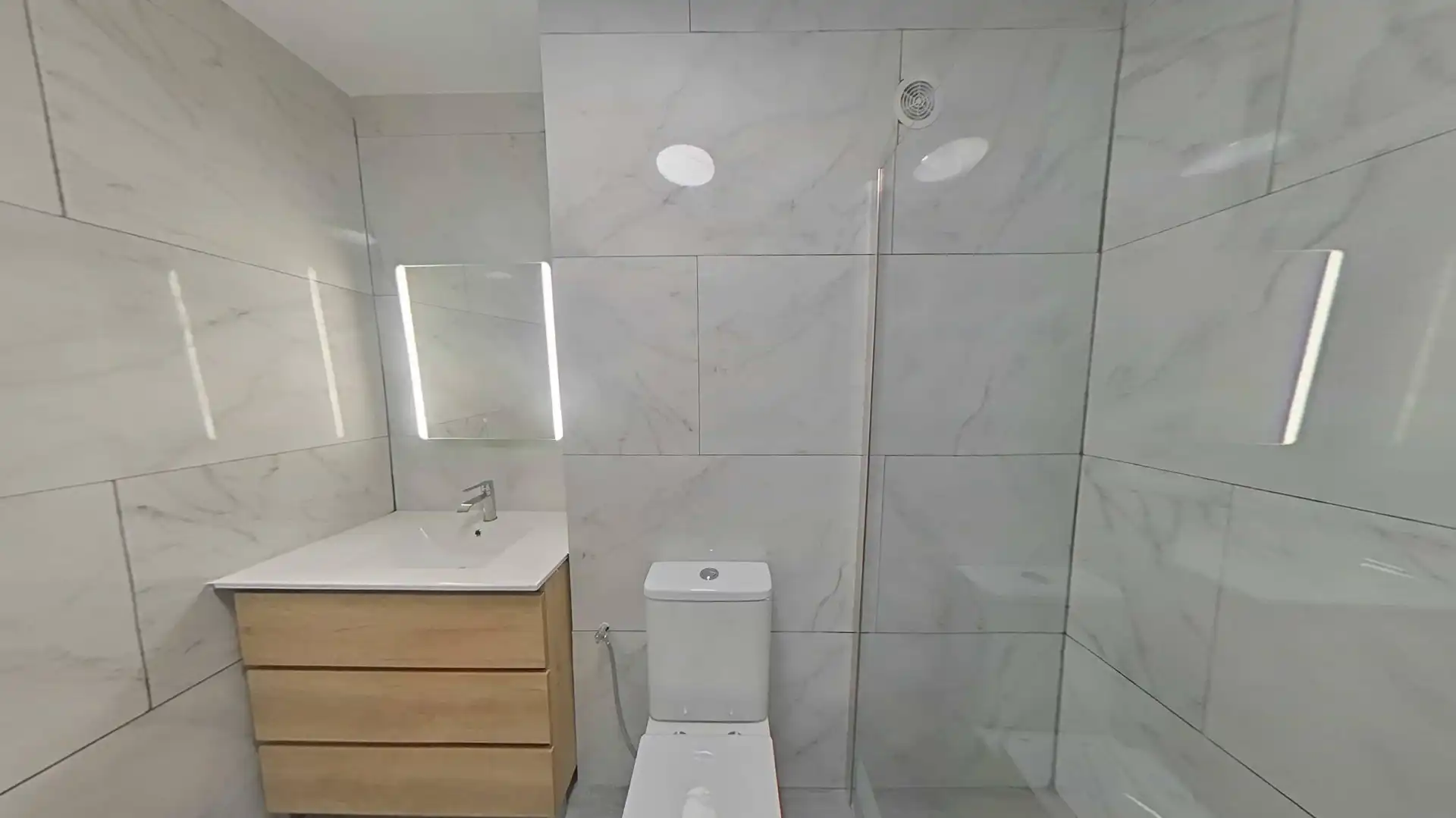 Baño de Apartamento en venta en San Pedro del Pinatar con Parquet
