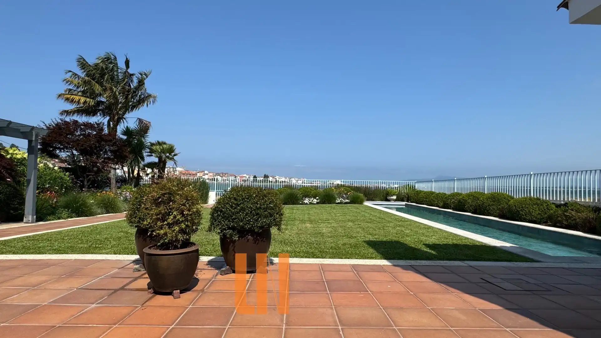 Terrassa de Casa o xalet en venda en O Grove   amb Aire condicionat, Calefacció i Jardí privat