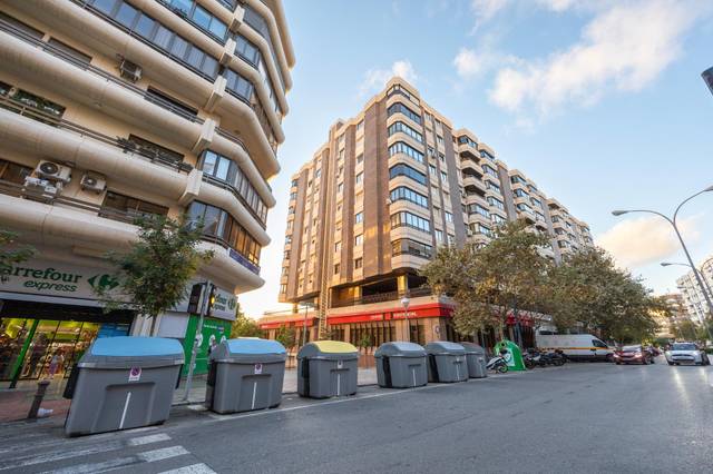 Piso en Venta en Avenida Eusebio Sempere en Ensanche - Diputación