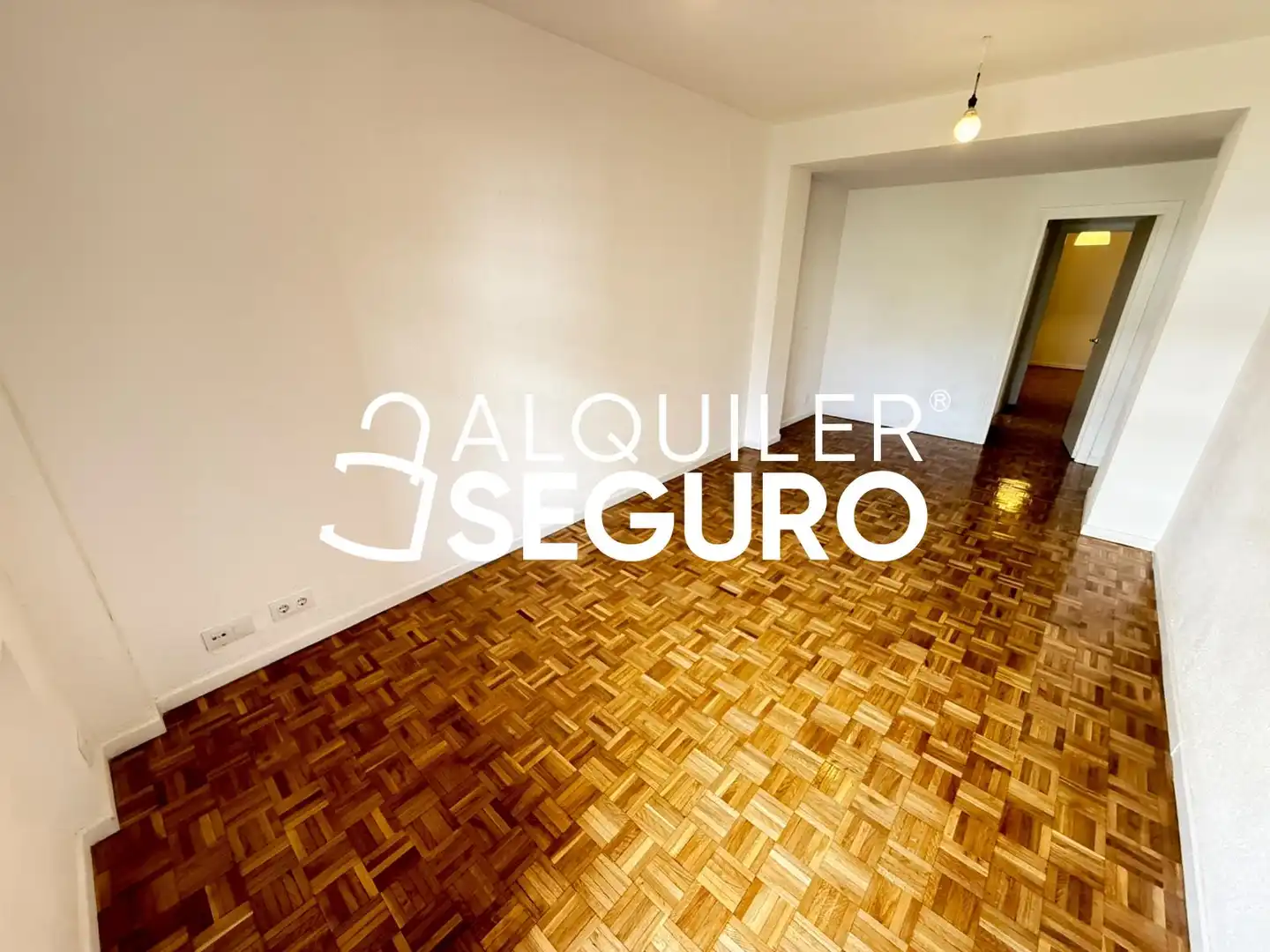 Flat for rent in Madrid  with Air Conditioner and Terrace