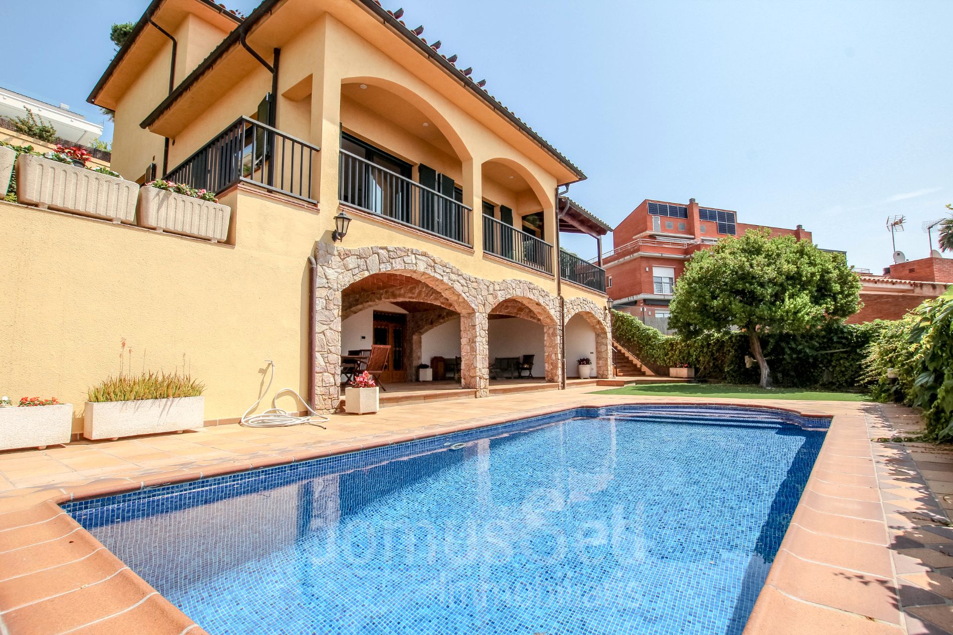 Vista exterior de Casa o xalet de lloguer en Teià amb Calefacció, Jardí privat i Terrassa