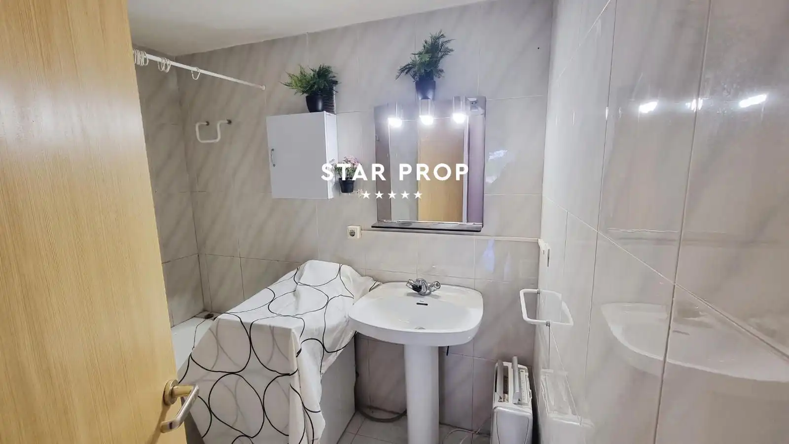 Bathroom of Flat for sale in Colera  with Terrace, Furnished and Oven
