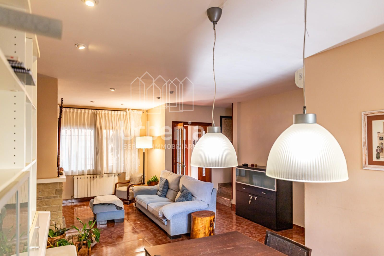 Sala d'estar de Casa o xalet en venda en Cabrils amb Aire condicionat, Calefacció i Terrassa