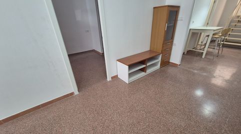 ELCHE, ZONA CARRUS, PLANTA BAJA REFORMADA 80 M2, PATIO PISABLE 10 M2, 2 HABITACIONES, 1 BAÑO, MUY LUMINOSO, ALTA DE SUMINISTROS, C