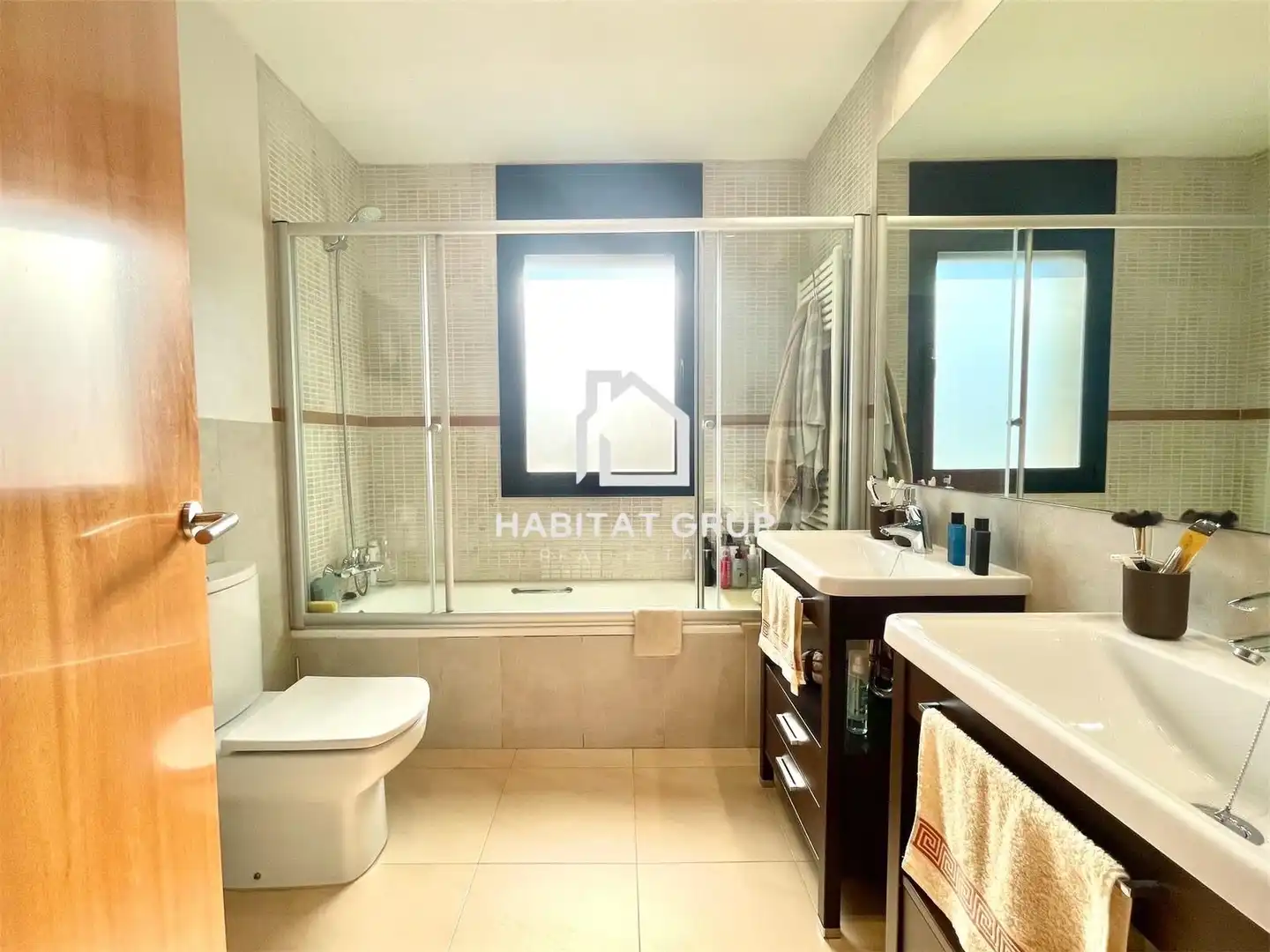 Baño de Casa o chalet en venta en Medinyà con Aire acondicionado, Calefacción y Jardín privado