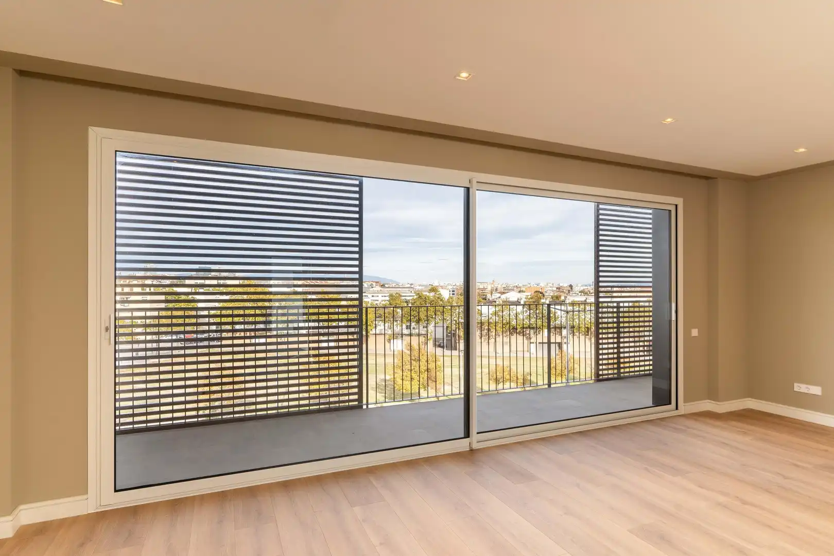 Terraza de Piso de alquiler en Sabadell con Aire acondicionado, Jardín privado y Parquet