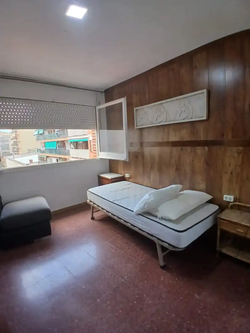 Schlafzimmer von Wohnung zur Miete in Pineda de Mar mit Möbliert, Ofen und Balkon