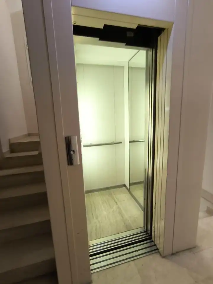 Wohnung zum Verkauf in Zaragoza mit Klimaanlage, Heizung und Parkett