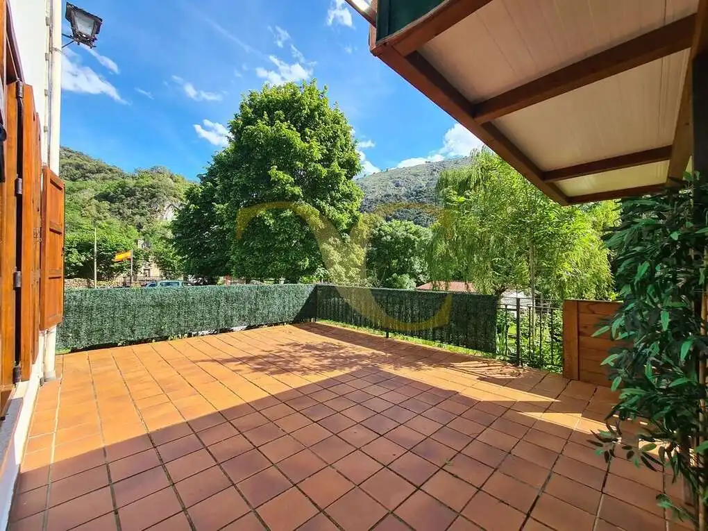 Terrassa de Casa o xalet en venda en Peñamellera Alta amb Calefacció, Jardí privat i Terrassa