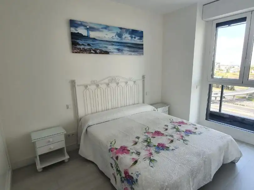 Apartament amb piscina de lloguer a Dulce chacon 49