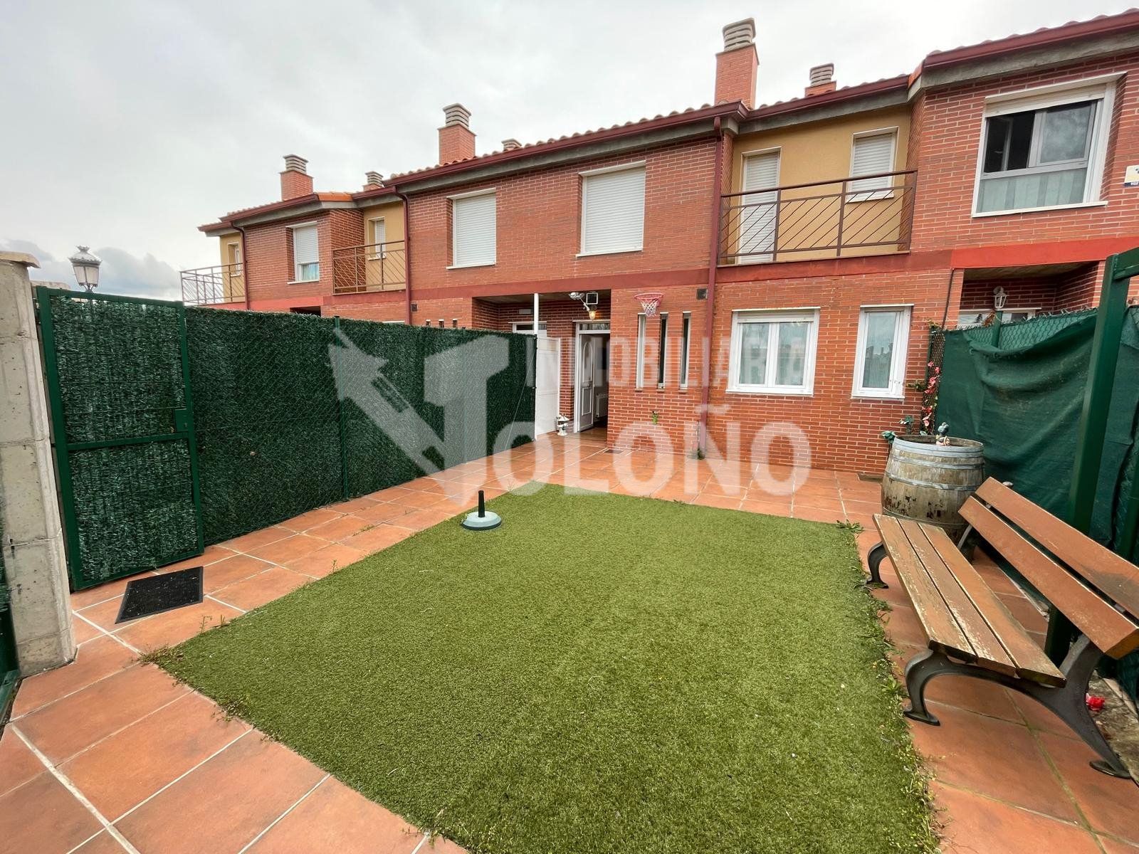 Terrassa de Casa o xalet en venda en Anguciana amb Calefacció, Jardí privat i Parquet