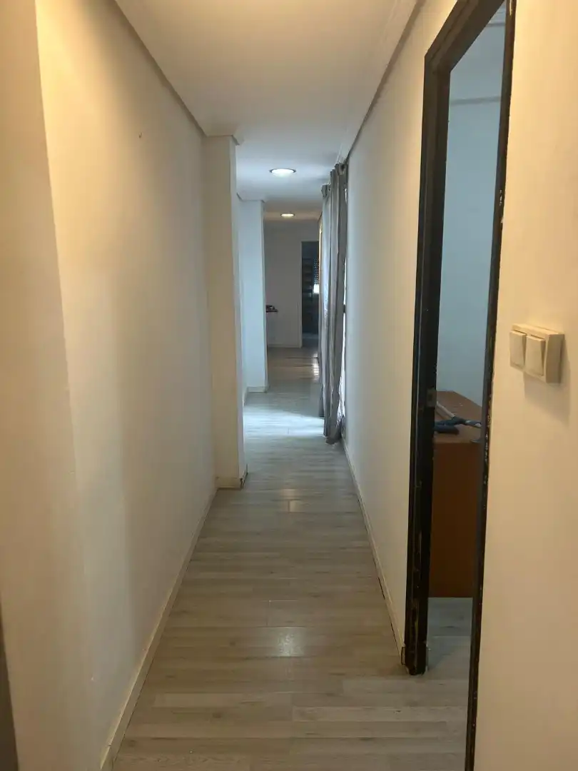 Wohnung zum Verkauf in Sueca mit Klimaanlage, Terrasse und Abstellraum